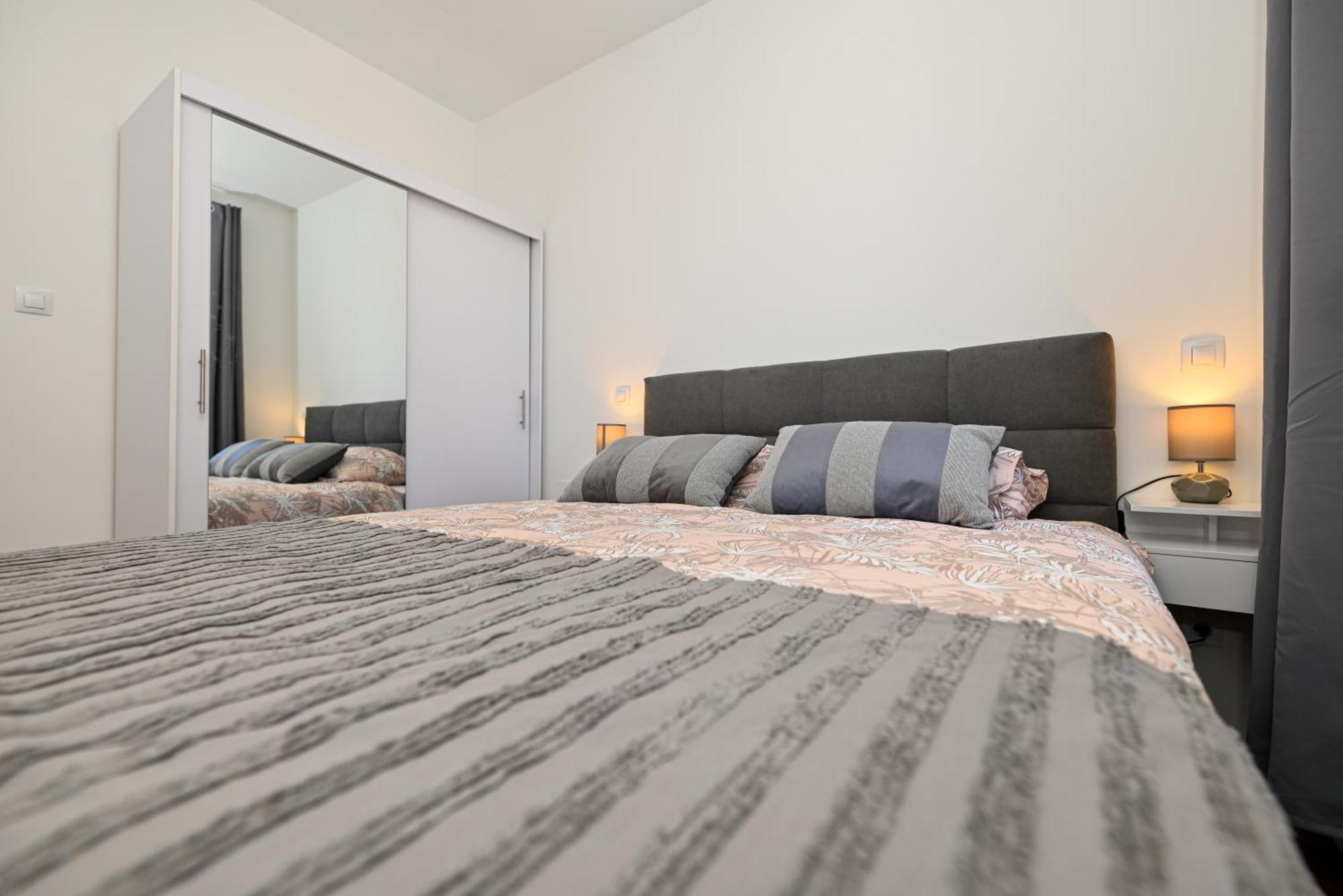 Apartman Comfort With Parking & View *