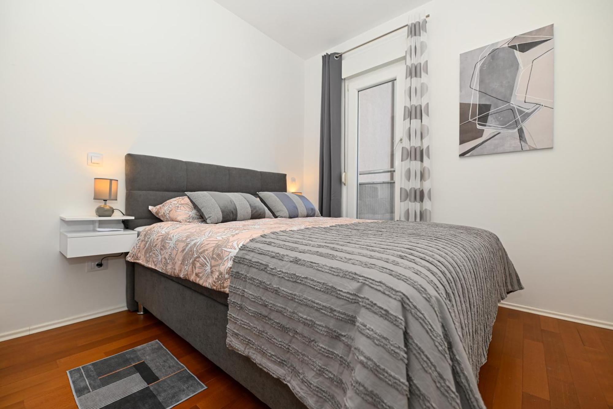 Apartman Comfort With Parking & View Split